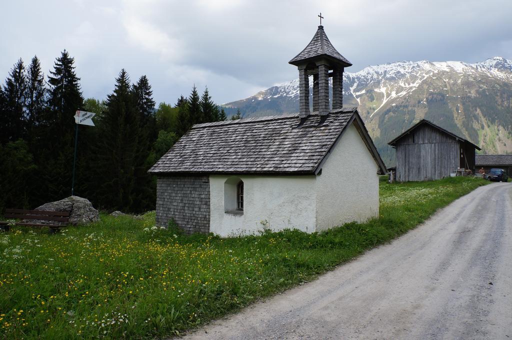 Maisaess Lifinarblick Villa Schruns Kamer foto