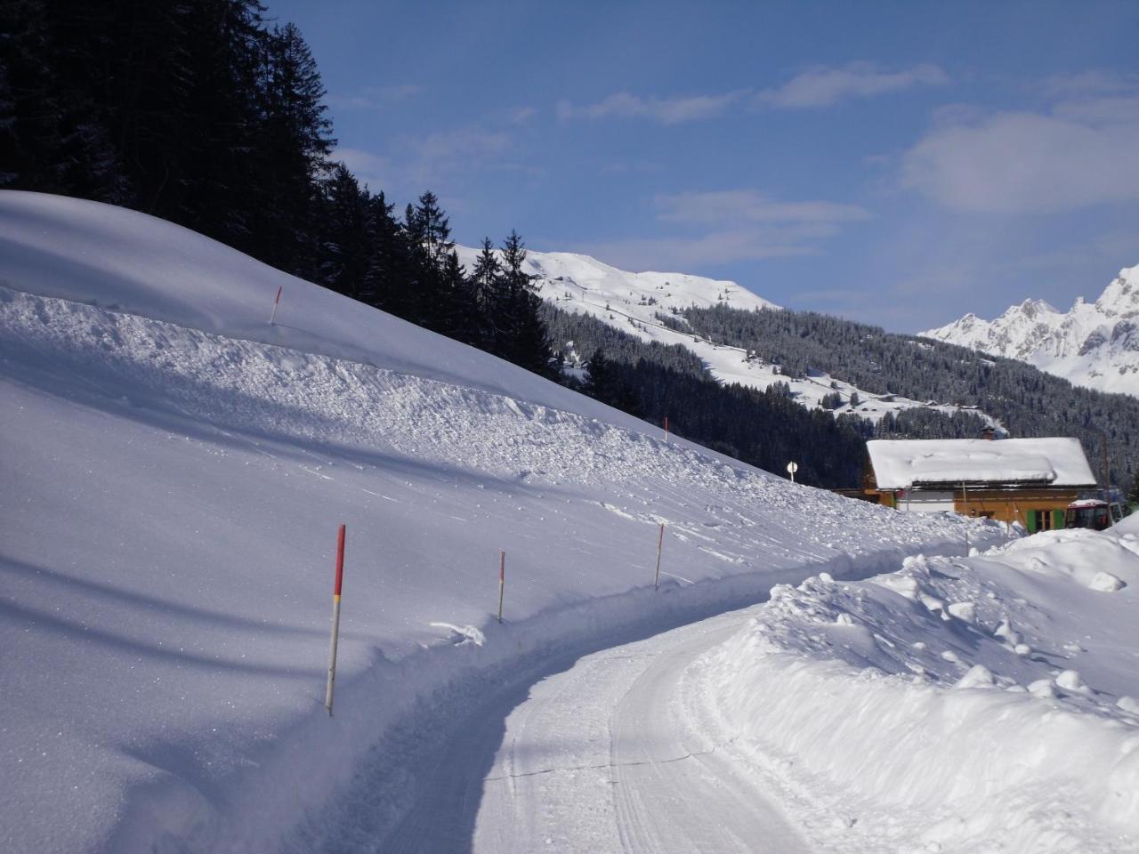 Maisaess Lifinarblick Villa Schruns Buitenkant foto