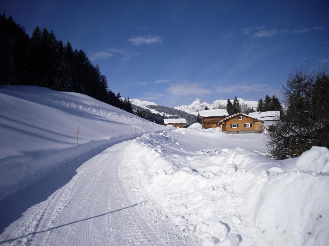 Maisaess Lifinarblick Villa Schruns Buitenkant foto
